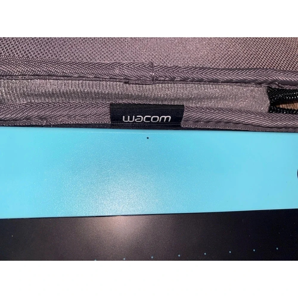 Wacom Intuos CTH-690/K1 Comic Art Pen Touch Tablet -No Pen - No Charger